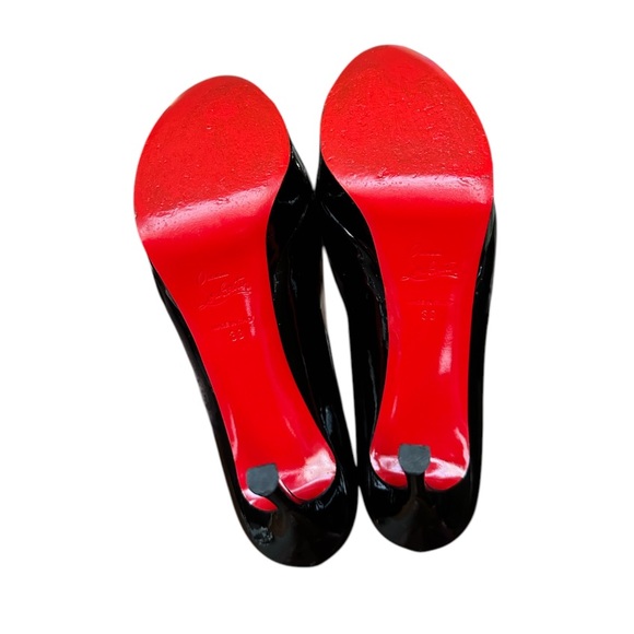 Christian Louboutin Dirditta Black patent heel
RETAIL 995 - Picture 7 of 8